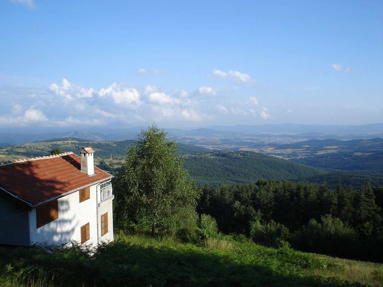 Vedere de la Panaghiurski Kolonii, dovadă că dacilor le plac peisajele montane