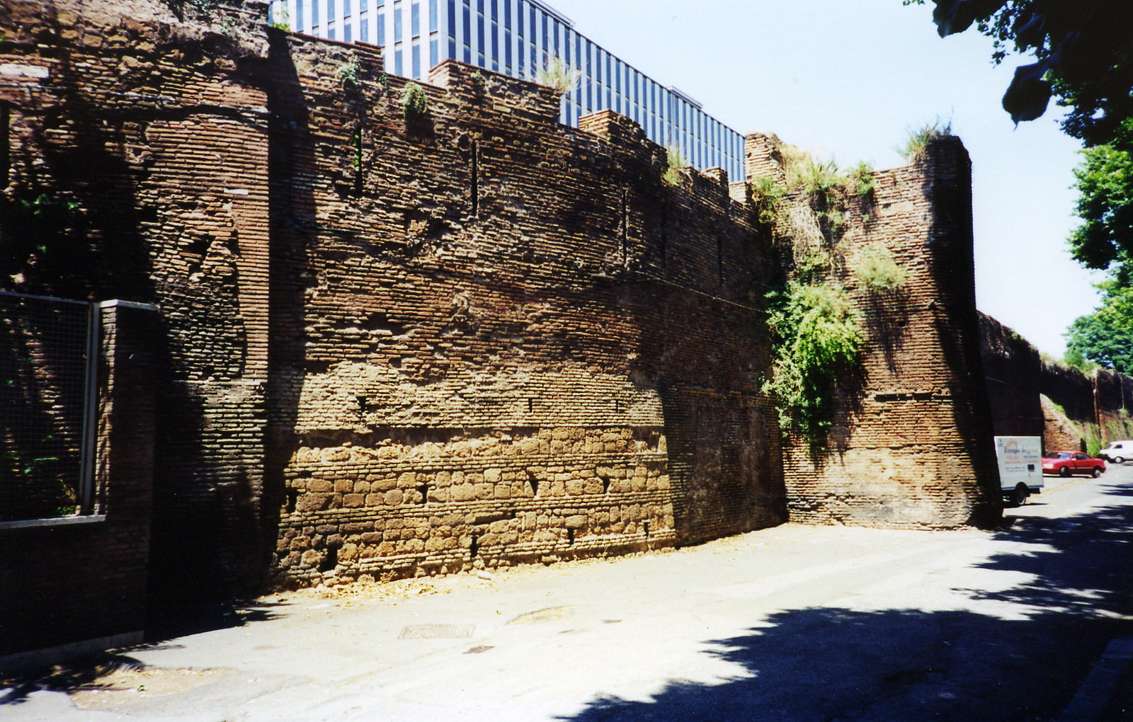 Zidul Castra Praetoria, care devine foarte important în poveste (Foto: Ross Cowan, CC BY-NC-SA)